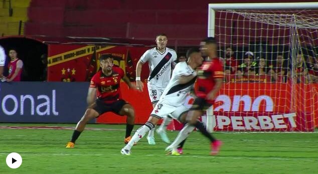Vasco vence Sport na Ilha do Retiro e sai da zona do rebaixamento