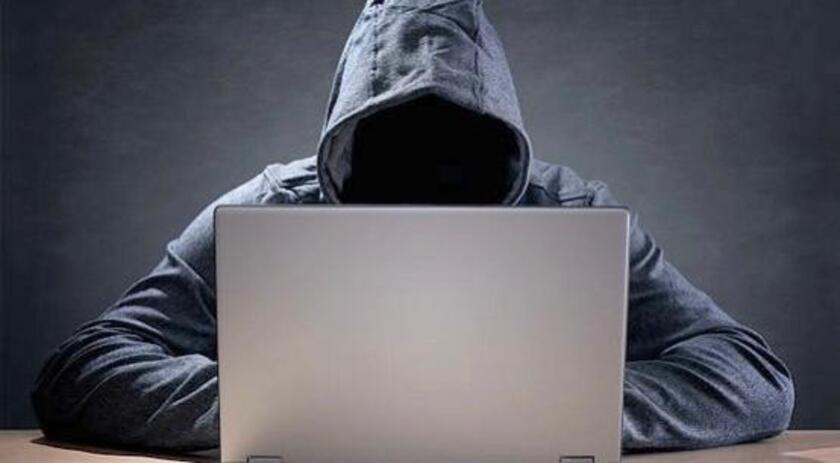 Mulher que teve rede social invadida por hacker será indenizada em R$ 4 mil