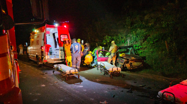 Sete pessoas ficam feridas após grave acidente em Chapecó