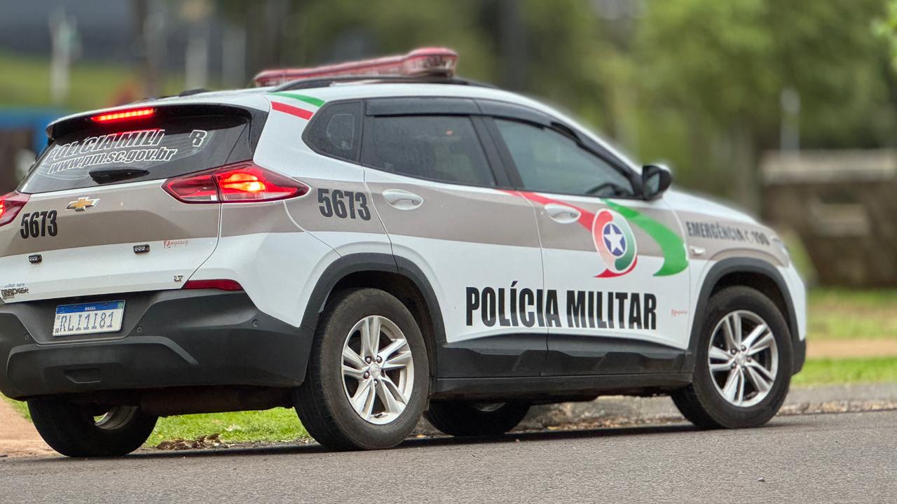 Homem é preso após abordagem policial por mandado de prisão ativo