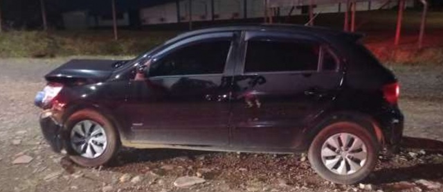 Mulher é presa por embriaguez ao volante após fugir de acidente