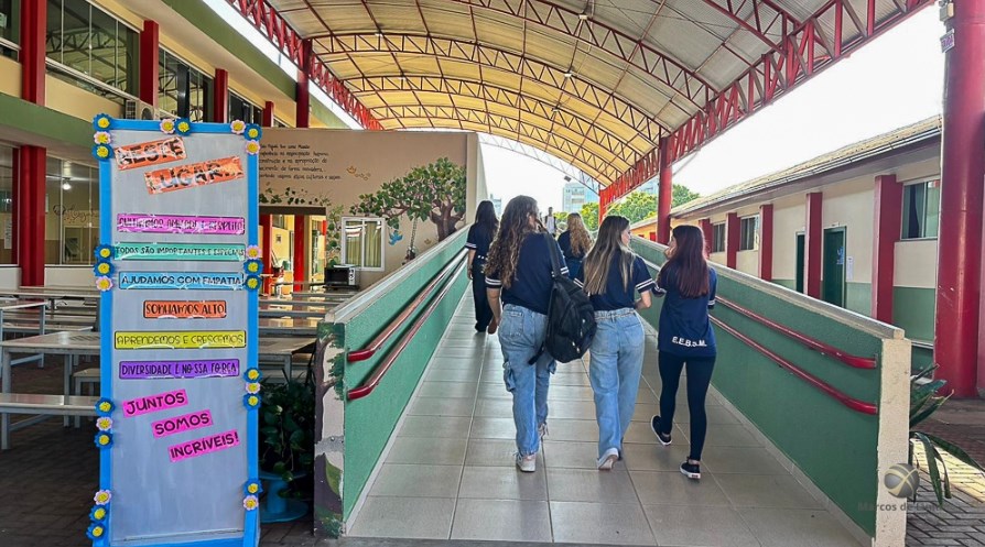 Mais de 5,2 mil alunos retornam às aulas na CRE