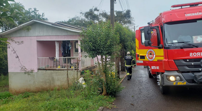 Falta de cuidado: forno elétrico deixado ligado causa incêndio