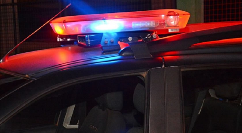 Homem é agredido com facão durante briga em bar