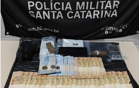 Polícia Militar prende homem por tráfico de drogas, posse irregular de munição e descumprimento de medida judicial