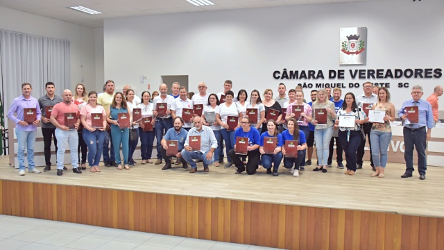 Vereadores prestam homenagem a Hemosc e a voluntários pelo Dia do Doador de Sangue