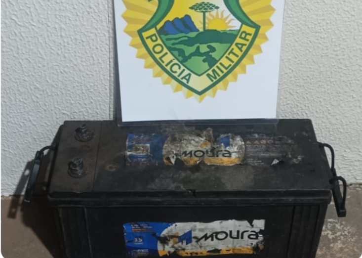 Dois homens são presos por furto de bateria