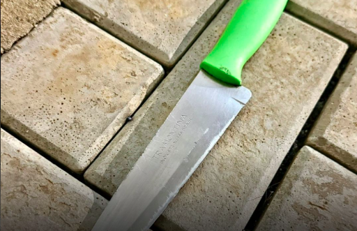 Mulher é presa por tentativa de homicídio após briga de casal