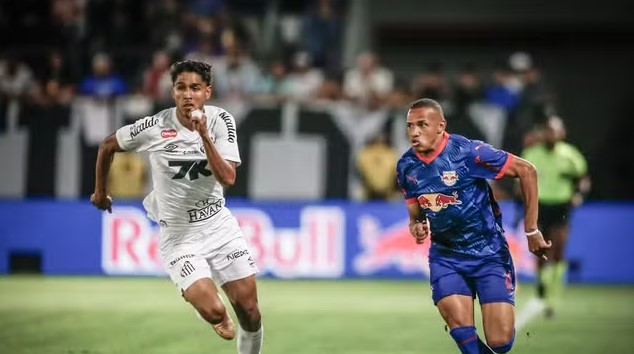 Com direito a "lei do ex", Bragantino busca empate com o Santos em jogo movimentado