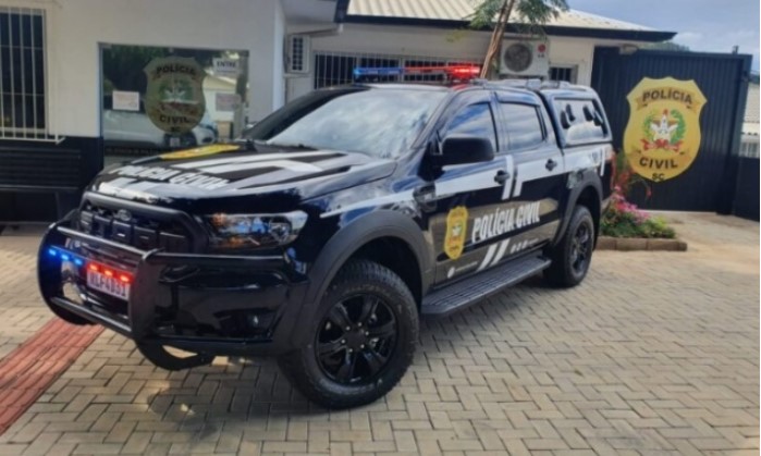 Polícia Civil prende três pessoas por tráfico de drogas e organização criminosa