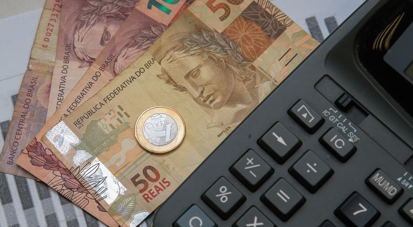 Salário médio de admissão em Santa Catarina é o terceiro maior do país