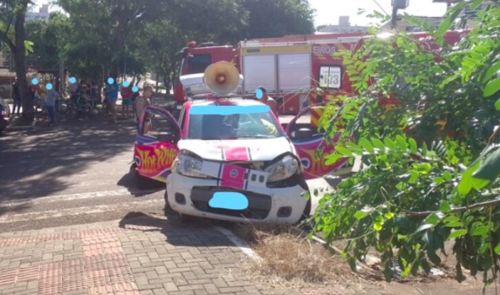 Carro “Hot Wheels” se envolve em acidente de trânsito no Oeste de SC