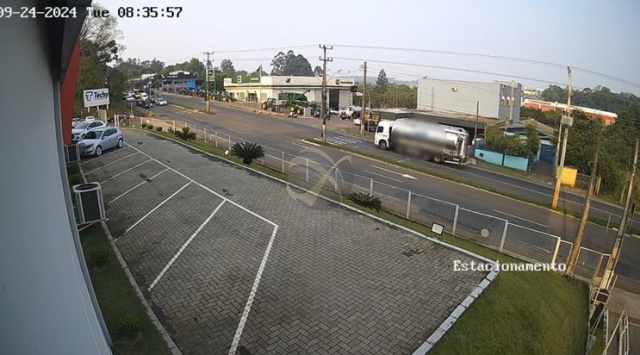 Laudo da PRF aponta que condutor de caminhão avançou sinal vermelho antes de atingir motociclista na Willy Barth