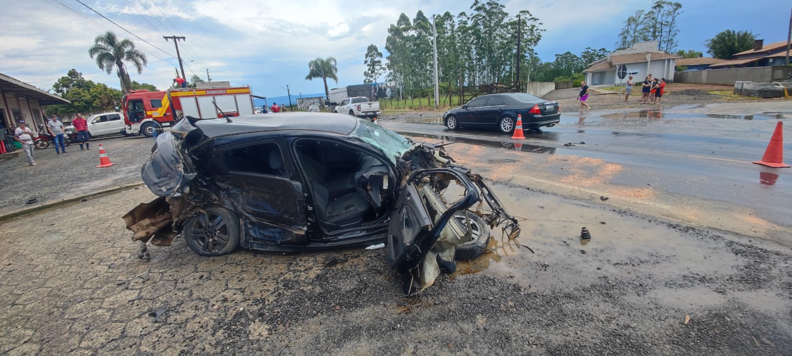 Jovem de 22 anos morre em colisão com caminhão na SC-447