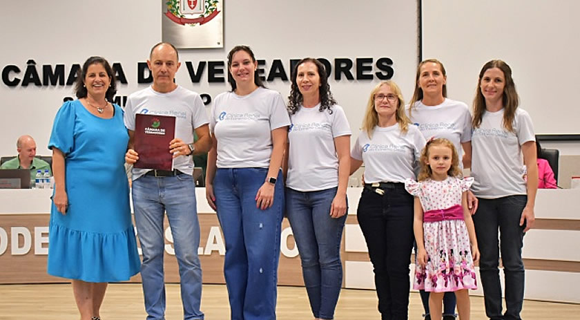 Clínica Renal do Extremo Oeste recebe homenagem da Câmara pelos 25 anos de atividades