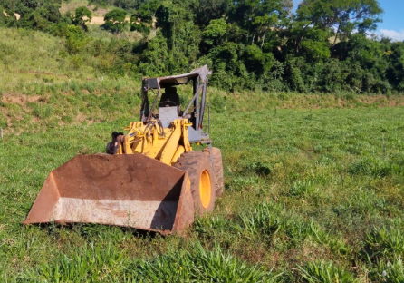 Trabalhador morre em capotamento de trator