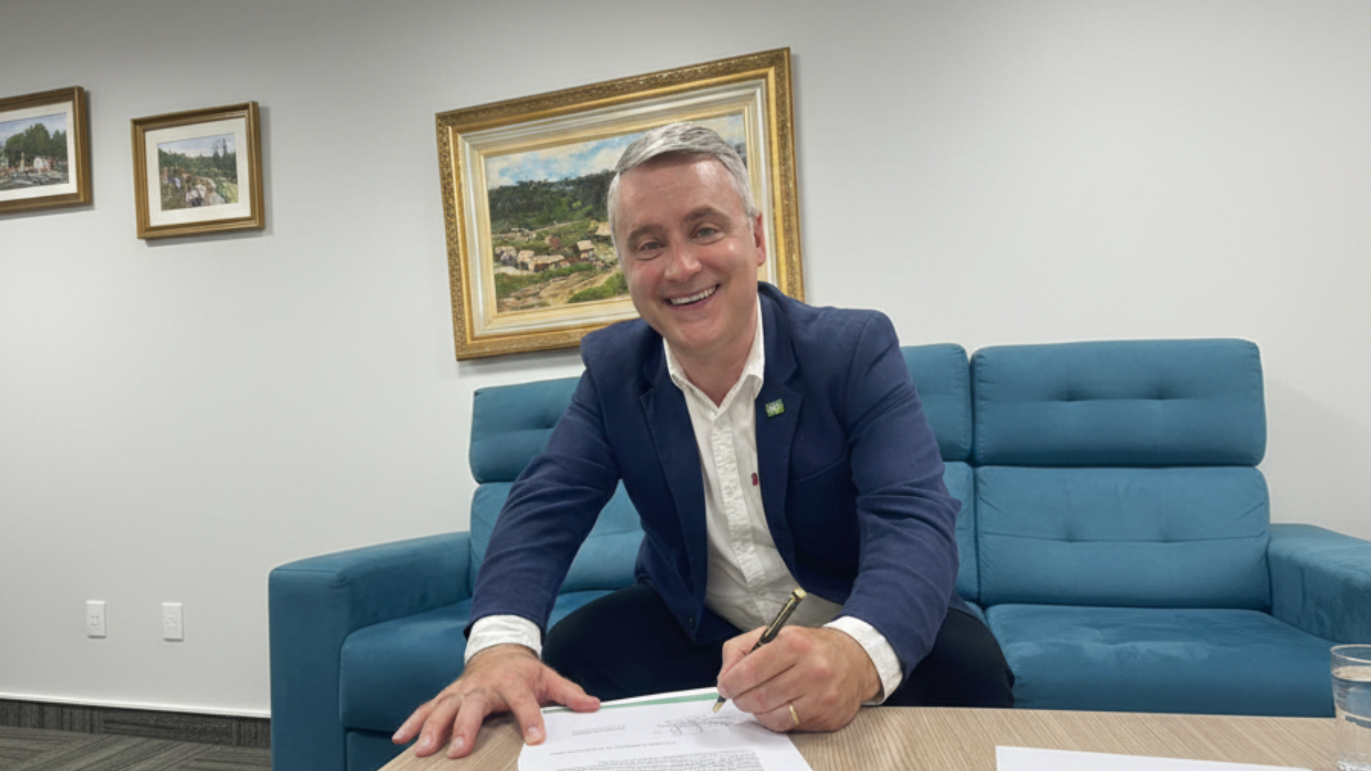 Prefeitura assina ordem de início para pavimentação da Linha Pinheirinho