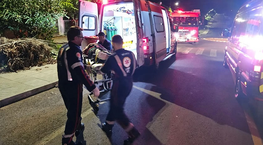 Motoboys ficam feridos após acidente