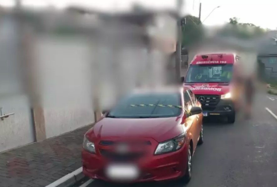 Criança morre ao ser esquecida dentro de carro em SC