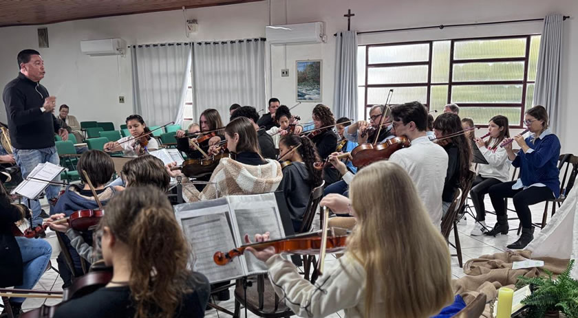 Alunos das oficinas de cultura de São Miguel do Oeste participam de gravação especial para a Rede Globo