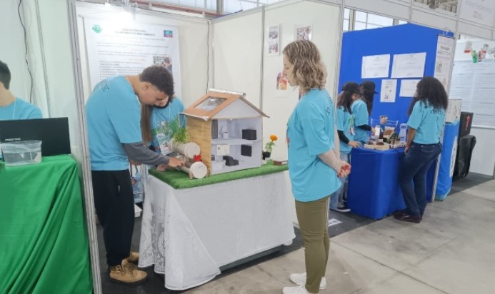 CRE de SMOeste promove XVI Feira Regional de Ciência e Tecnologia