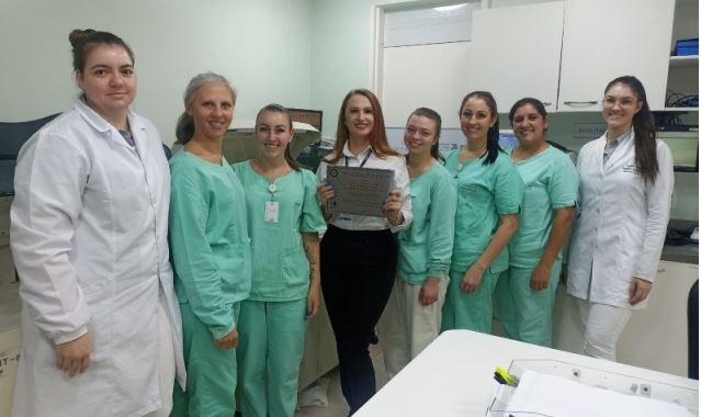 Laboratório do Hospital Regional Terezinha Gaio Basso recebe nova certificação em índice de qualidade