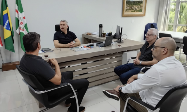 Prefeitura discute melhorias no trevo da BR-282 com o DNIT