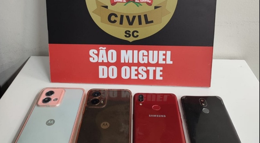Polícia Civil recupera quatro celulares furtados