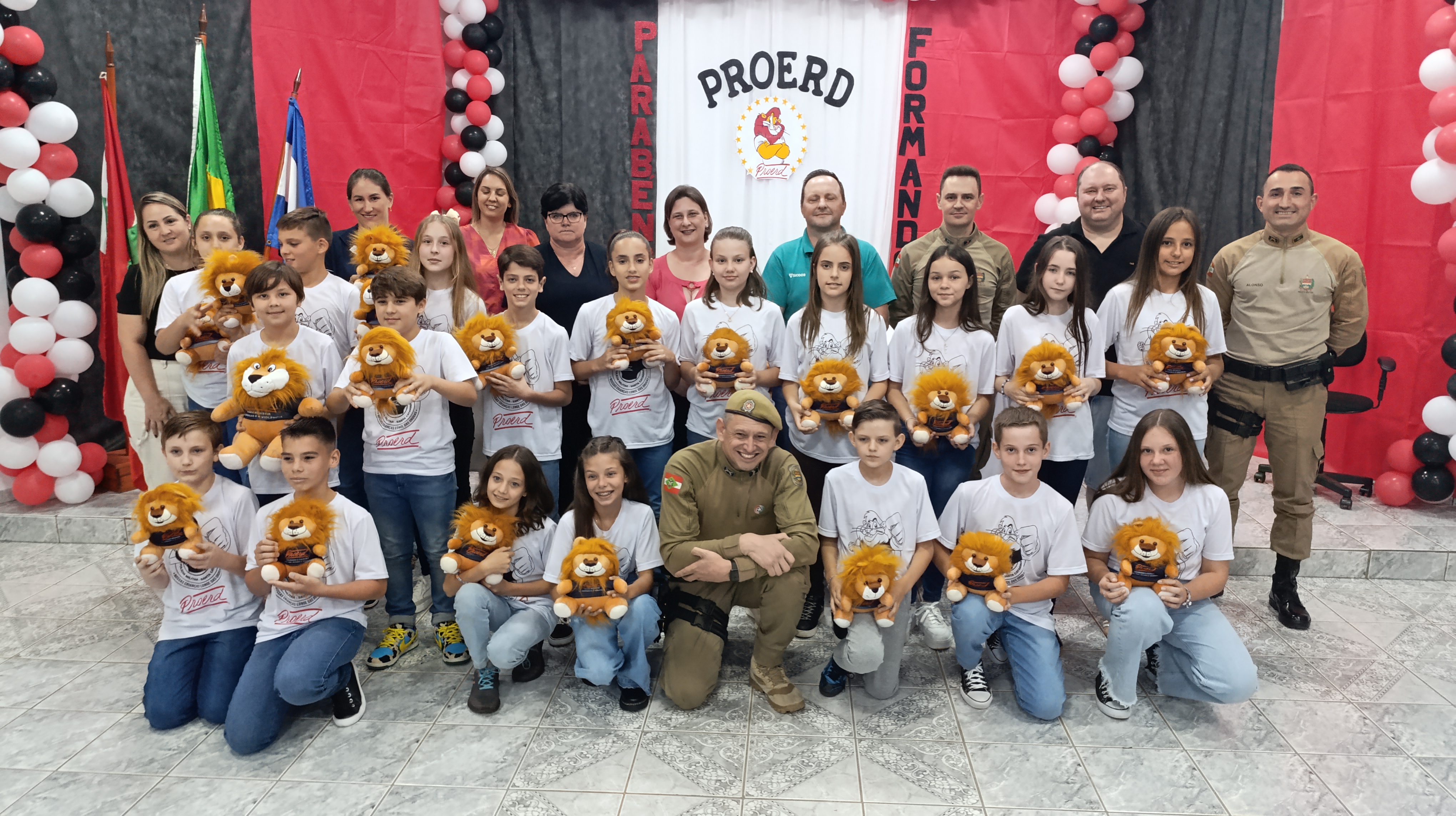 PROERD do 36º Batalhão de Polícia Militar forma 36 alunos no município