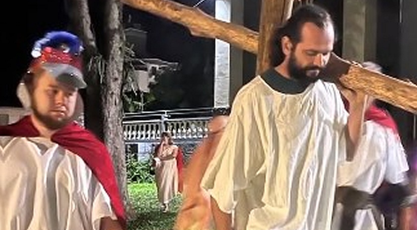 Tudo pronto para encenação de Paixão e Morte de Cristo