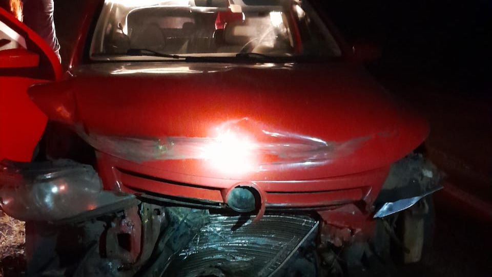 Veículo sai da pista e se choca contra barranco às margens da BR 158