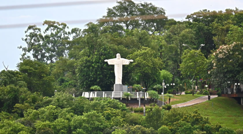 Município celebra 76 anos do Cristo Redentor com procissão luminosa e apresentações culturais