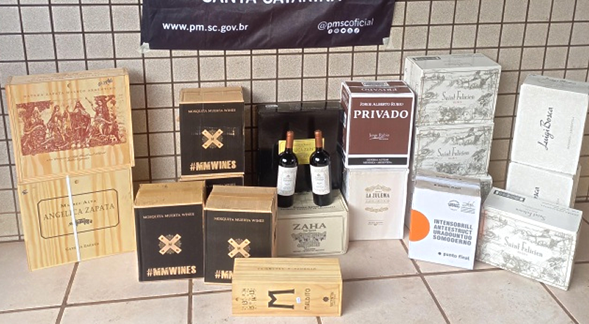 Polícia apreende quase 100 garrafas de vinho argentino sem nota