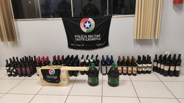 Homem é flagrado com mais de 100 garrafas de vinho argentino sem nota fiscal