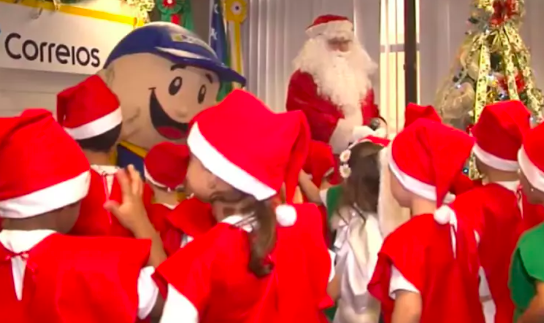 Papai Noel dos Correios inicia ação de Natal em SC; veja como doar presentes