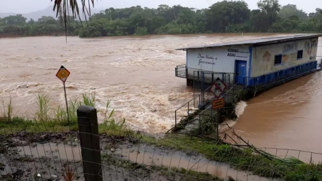 SC tem 191 desabrigados e desalojados e 2 cidades acumulam 203 mm de chuva em 24 horas