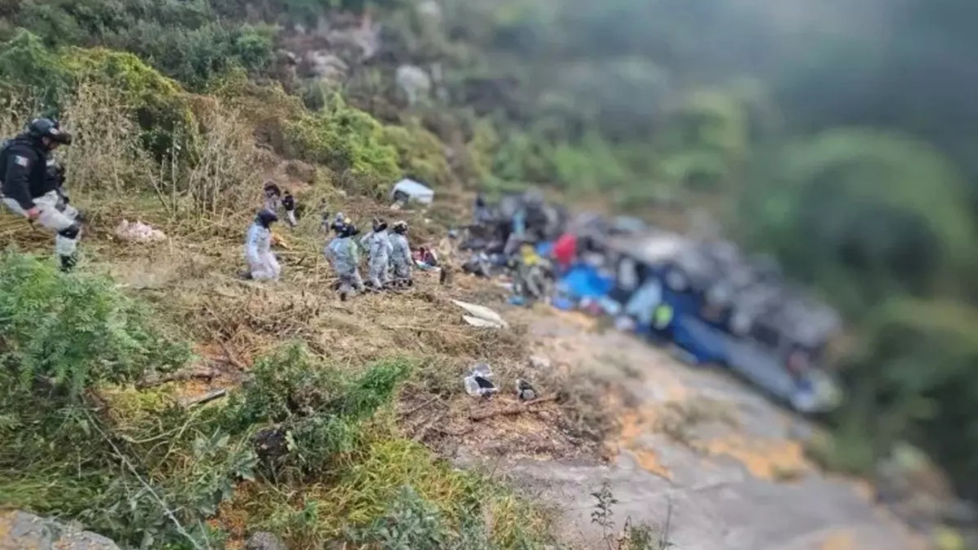 Acidente entre ônibus e caminhão deixa 19 mortos no México