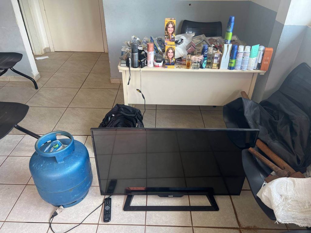 Homem é preso após furtar três residências