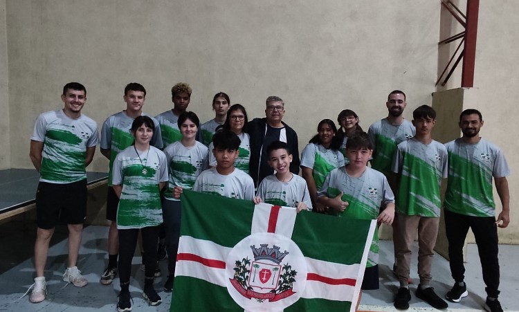 Atletas de São Miguel do Oeste conquistam bons resultados no Circuito Oeste Unido de Badminton
