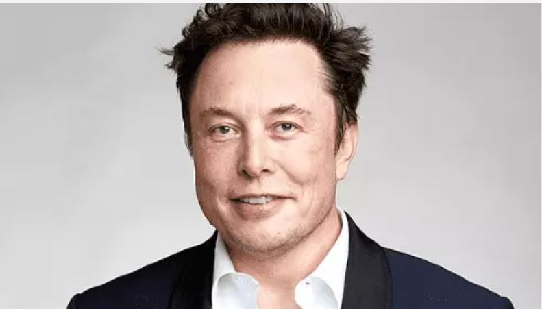 Elon Musk anuncia primeiro implante de chip cerebral em um ser humano