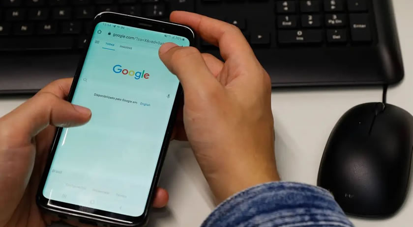 Seis em cada 10 escolas têm regras para uso do celular pelos alunos