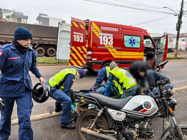 Proteção lateral impede motociclista de cair debaixo de caminhão na Willy Barth