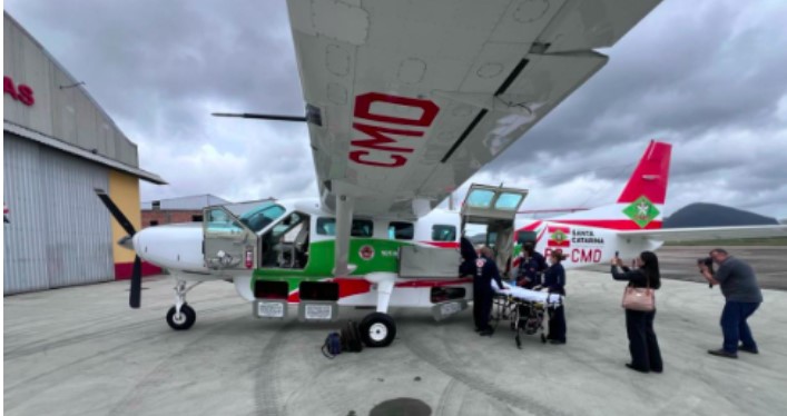 Em 1ª missão, nova aeronave Arcanjo transporta bebê queimado do Oeste até o Litoral
