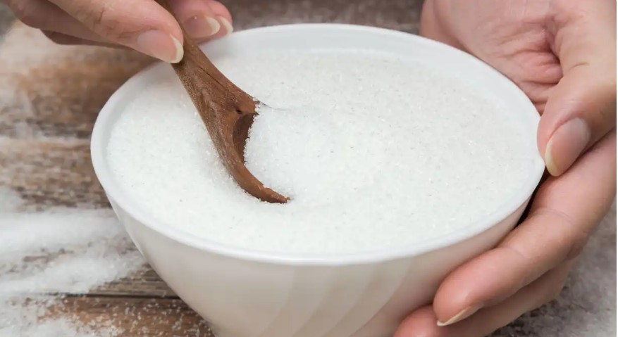 Tipo de adoçante comum aumenta risco de doenças cardiovasculares, diz estudo