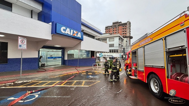 Sistema de segurança de agência da Caixa Econômica mobiliza Bombeiros e PM