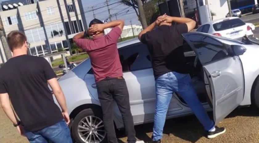 Trio é preso tentando aplicar golpe dentro de banco oferecendo terreno por R$ 180 mil