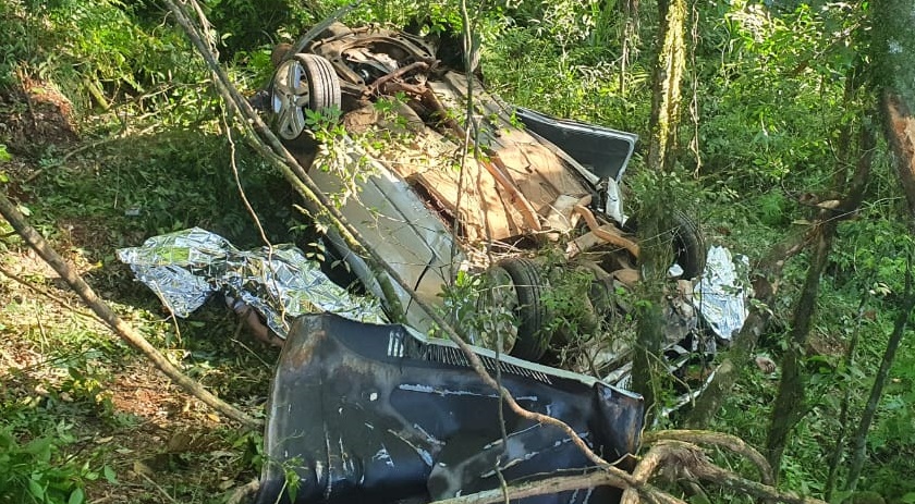 Dois jovens morrem e uma pessoa fica ferida em gravíssimo acidente na PRC-280 em Renascença