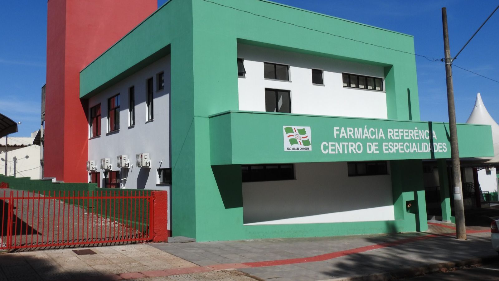 Farmácia Referência voltará a atender no local de origem a partir de sábado