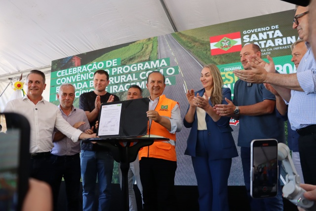 Inauguração do elevado na BR-282 e BR-158 reúne autoridades e comunidade