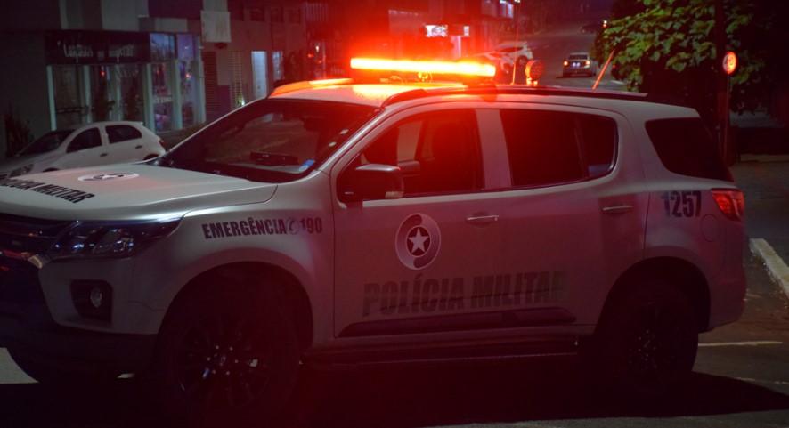 Peças de carro são encontradas após fuga de suspeito para a Argentina
